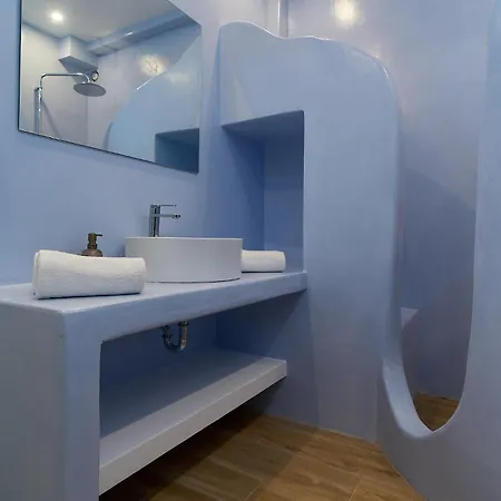 La Maison - Two Private Apartments, One With Private Pool *