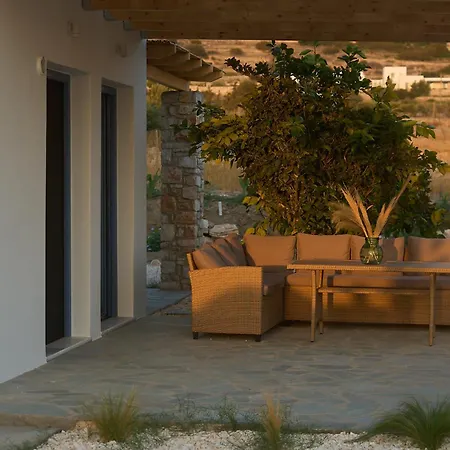 La Maison - Two Private Apartments, One With Private Pool Casa de Férias Alikí