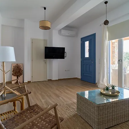La Maison - Two Private Apartments, One With Private Pool * Alikí