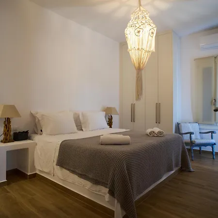 La Maison - Two Private Apartments, One With Private Pool *
