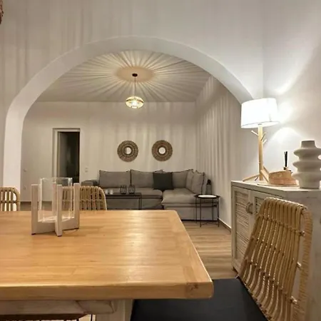 La Maison - Two Private Apartments, One With Private Pool * Alikí