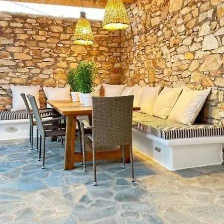 La Maison - Two Private Apartments, One With Private Pool Casa de Férias Alikí